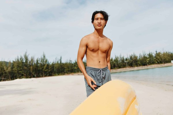 Quels conseils pour intégrer des pièces à franges dans une garde-robe moderne?